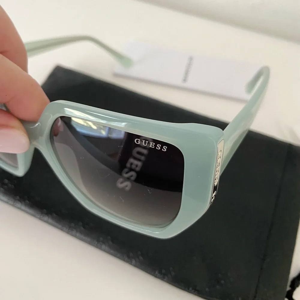 NEW GUESS 54mm Butterfly Gradient Sunglasses